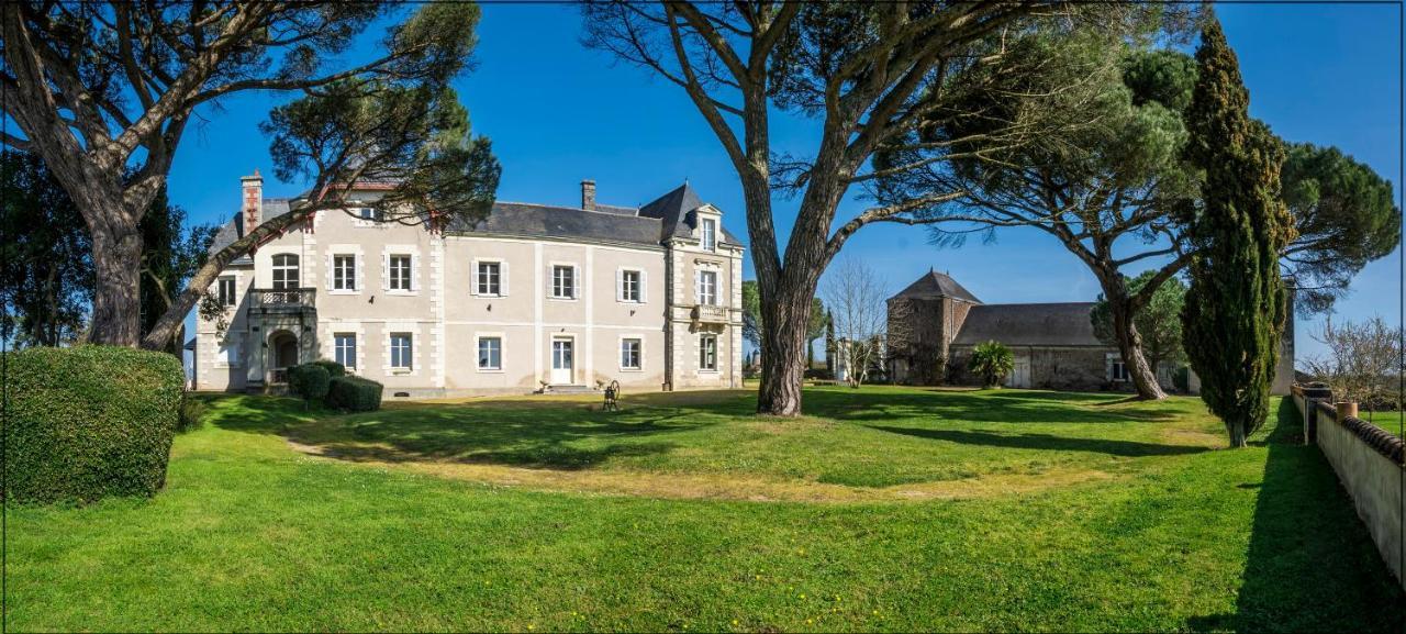 Vignoble Chateau Piegue - Winery Bed & Breakfast Rochefort-sur-Loire Exterior photo